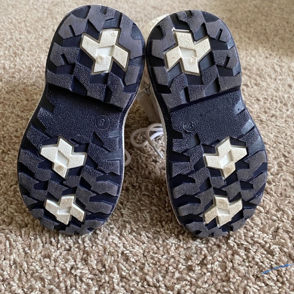 Snowflake Winter Boots - White and Purple - Picture 7 of 7